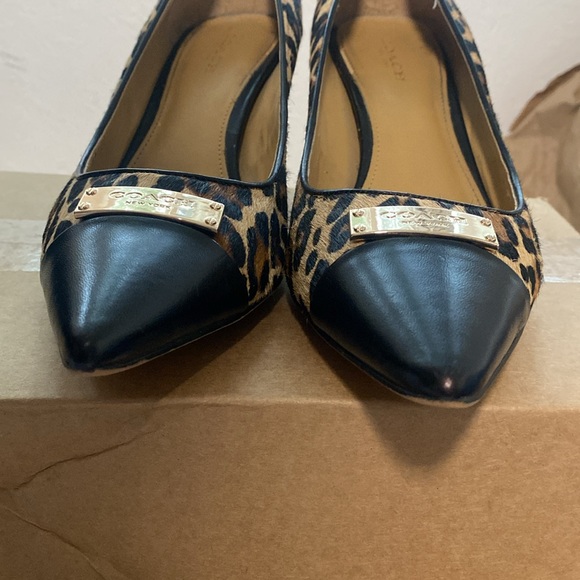 Coach Zan Leopard Print Calf Hair Pump Pointed Toe Heel Black Leather Sz 7.5 US - Picture 10 of 16